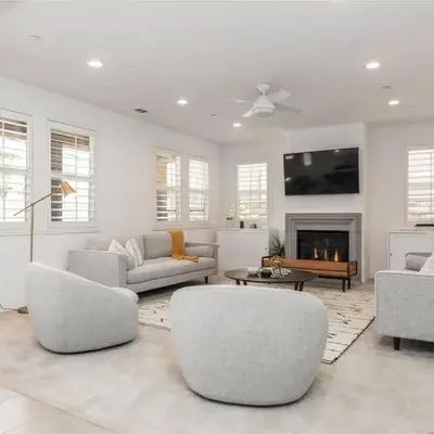 GOODE HOMES Luxury Modern Home with Pool and Spa