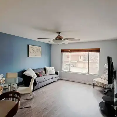 2bdr Bluff Heights Condo walking distance to beach