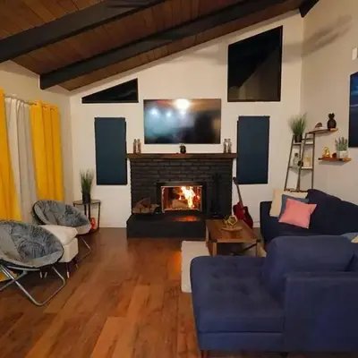 Beautiful Renovated Cozy Forest Home with Hot Tub in Crestline