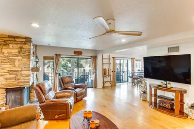 Gallery image of Mtn Condo with Office, 14 Mi to Snow Valley Slopes in Lake Arrowhead