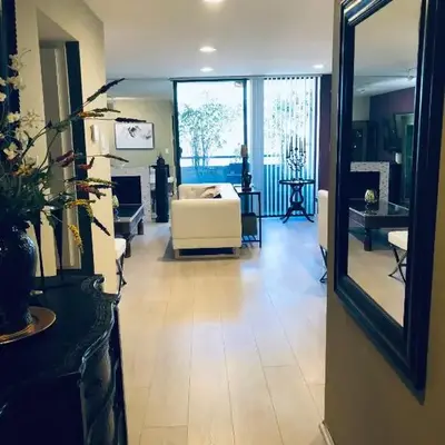 Best Location West LA Spacious condo with hottub