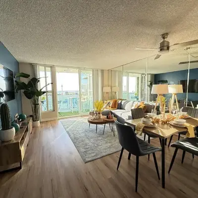 Oceanfront 1 BR Oasis w Parking & Pool 107