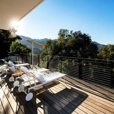 Hillside Hideaway with Deck And Spa in Topanga Canyon