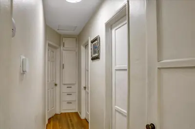 an empty hallway with a door and a window at Entire House,Convinient location in Los Angeles , near Universal, Hollywood, Pets Friendly, Free WIFI in Sherman Oaks Community Hospital Heliport