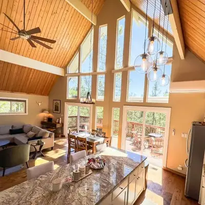Stunning secluded Creekside A-Frame gameroom