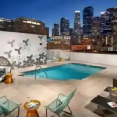 Lovely 3BR Apt With Balcony And Rooftop Pool Plus Views