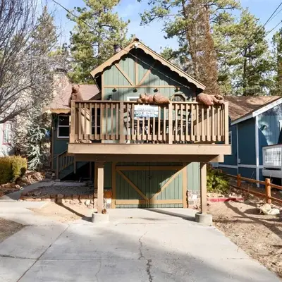Big Bear Cottage - Walk to Lake