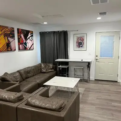 Private gated 1bed & 1bath amazing for 2 in Los Angeles near Universal studio & Hollywood