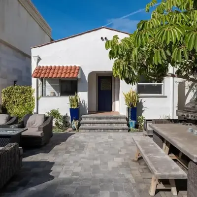 Beachside Bungalow 5 Minute Walk from the Shore