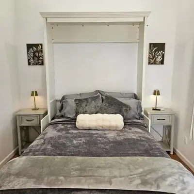 Modern 1-bedroom Studio with Full Kitchen and Bath