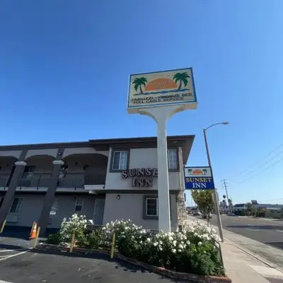 Sunset Inn & Suites