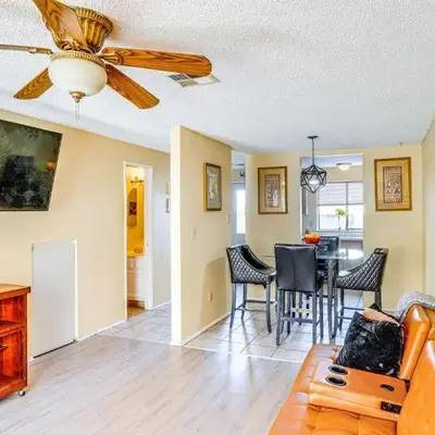 Patio and Mtn Views Family Gem in California City
