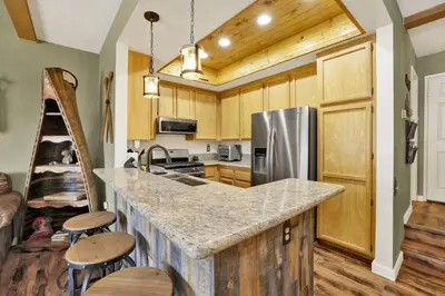 Gallery image of Boulder Bear Lakeside Condo- Big Bear Modern Retreat in Big Bear Lake