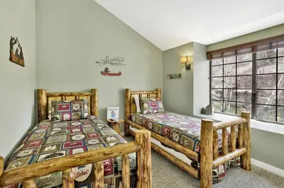Gallery image of Boulder Bear Lakeside Condo- Big Bear Modern Retreat in Big Bear Lake
