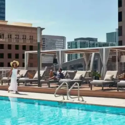Beautiful 3 Bedroom High Rise with Pool