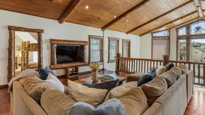 Gallery image of Bear Loop by AvantStay Group Cabin Lake Mountain View w Fireplace Games in Minnelusa