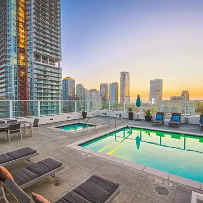 Industrial Style 2BR Condo Downtown LA With Rooftop!
