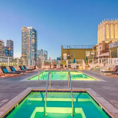 Modern Loft 1BR in Downtown LA!
