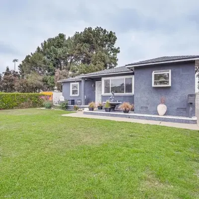8 Mi to Dtwn Home with Fireplace and Games in LA!