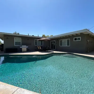 Gorgeous Pool Home 1/2 Mile Walk to Disney