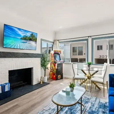 2BR Luxury Getaway Mins to Beach Arcade & Games