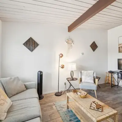 Beautiful 1 Bed Beach Condo #224