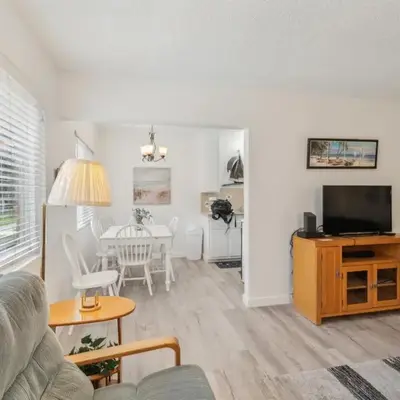 Beautiful 2 Bed Beach Getaway #115 condo