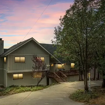 Our Secret Getaway - Two Spacious Living Areas