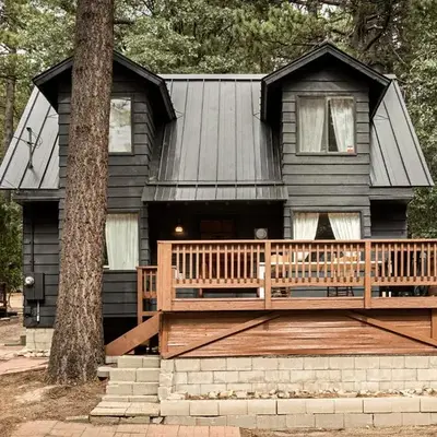 Pineland Getaway - Serene Escape