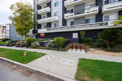 Gallery image of Blueground Sherman Oaks view nr Lake Balboa LAX-1362 in Los Angeles