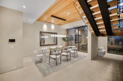 a dining room with a table and chairs at Hutton Villa in Los Angeles