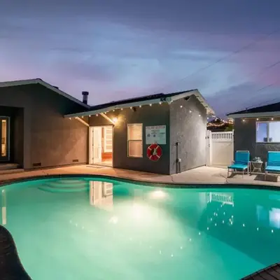 Coastal Lagoon - Pool Heating - Games - Air Hockey