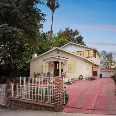Russell House Near Hollywood & Griffith Park home