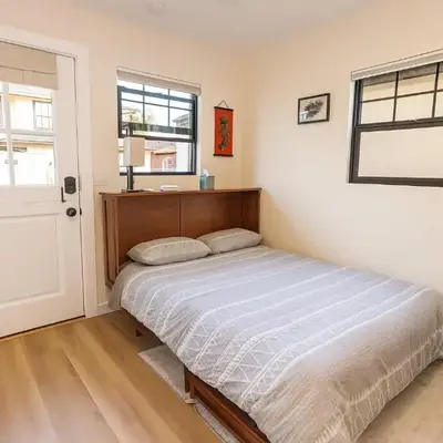 Charming Casita near USC