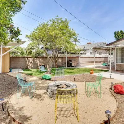 12 Mi to Dtwn LA Family Home with Patio and Yard!