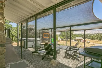 Gallery image of Desert Mountain Escape with Private Hot Tub home in Tehachapi