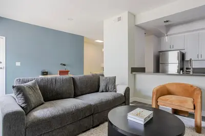 Gallery image of Blueground Melrose fireplace nr Griffith Park LAX-1382 in Los Angeles