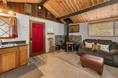 Gallery image of Serendipity - Walk to the Lake & Village, Smart TV, Deck, BBQ in Big Bear Lake