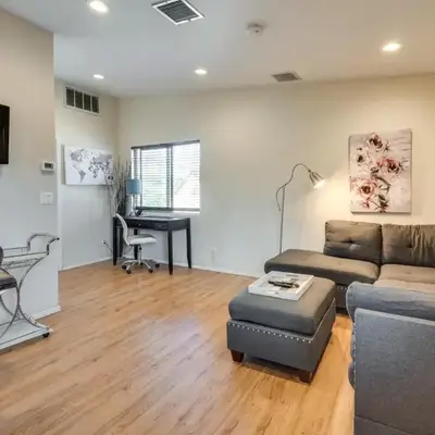 4 Mi to Beverly Hills Quiet LA Gem with Shared Yard