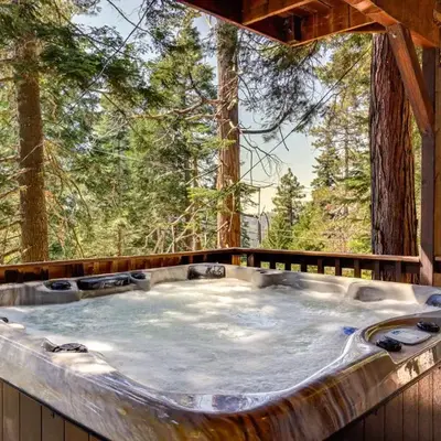 3 Mi to Lake Arrowhead Village Dog-Friendly Cabin
