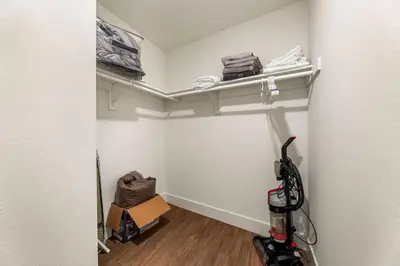 a room with a garage with a room with aifts at Stylish 2BD Haven with Scenic DTLA Views and Parking in Los Angeles