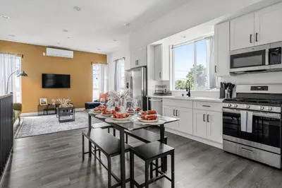Gallery image of Spacious 4BR, 4.5BA Private Retreat Near LAX and DTLA in Los Angeles