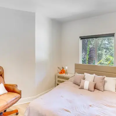 Forest Views and Fire Pit! Cozy Cabin in Crestline