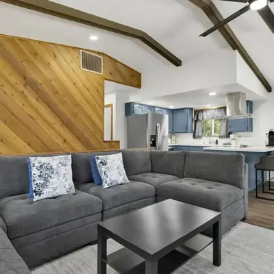 The Fox Den Big Bear ~ Modern Mountain View Retreat w/ Hot Tub