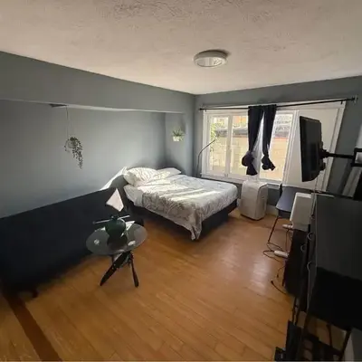 Private Room in East Hollywood