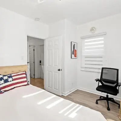 Near LA Cozy Home with Full Kitchen & Laundry