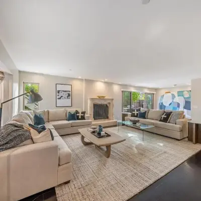 Spacious Hollywood Private Villa with 7 Bedrooms and Pool