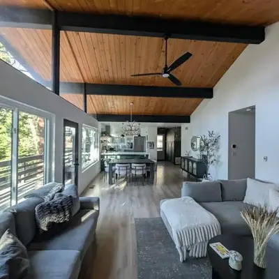 Fam & Pet Friendly Chalet w AC & BBQ - Top Rated