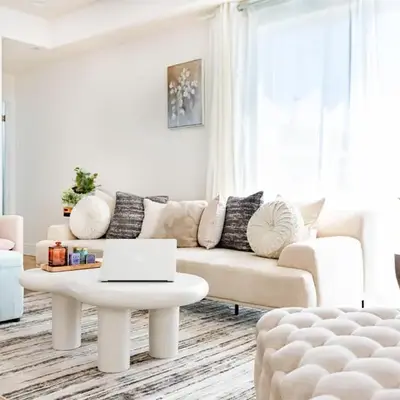 Luxury House 3-Level 4-bedroom