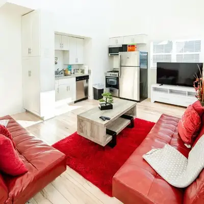 Chic Hollywood Koreatown 3Bedroom Loft 3 Level 2 Bathrooms Perfect for Groups up to 10